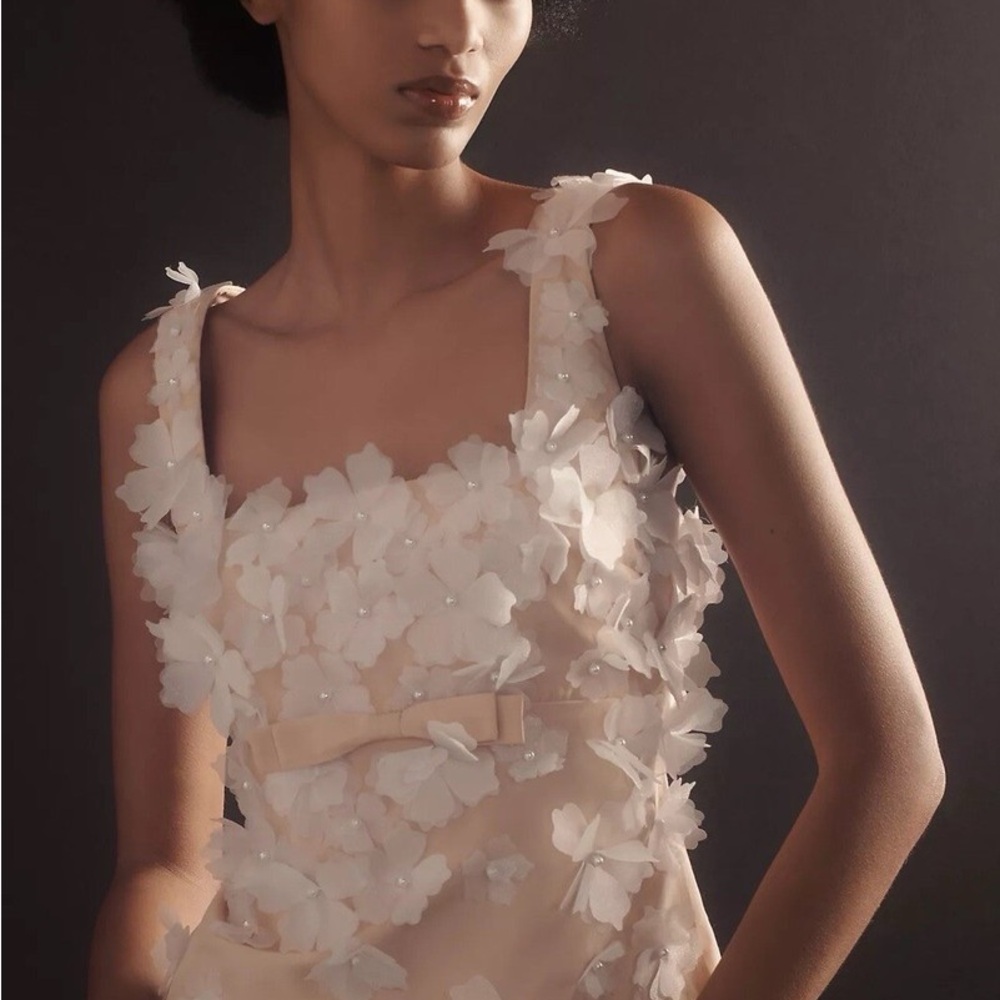 Delicate Ivory Floral Appliqué Sleeveless Blouse